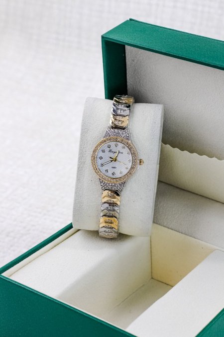 ساعات ناعمة ومميزة